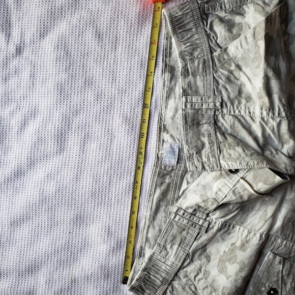 Shorts - Picture 4 of 4